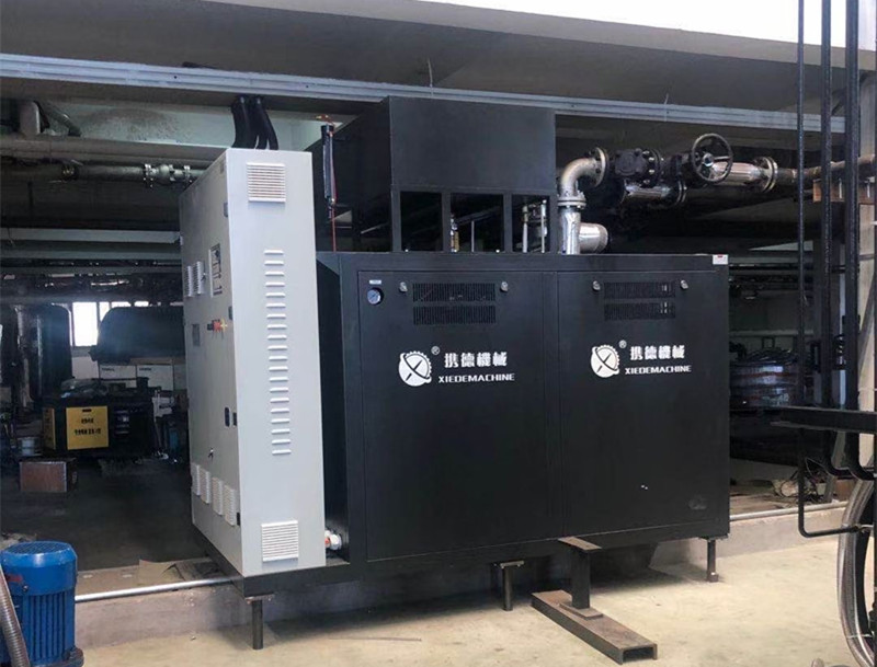 電加熱導熱油鍋爐具有低壓、高溫的特性,是一種新型環保工業爐。